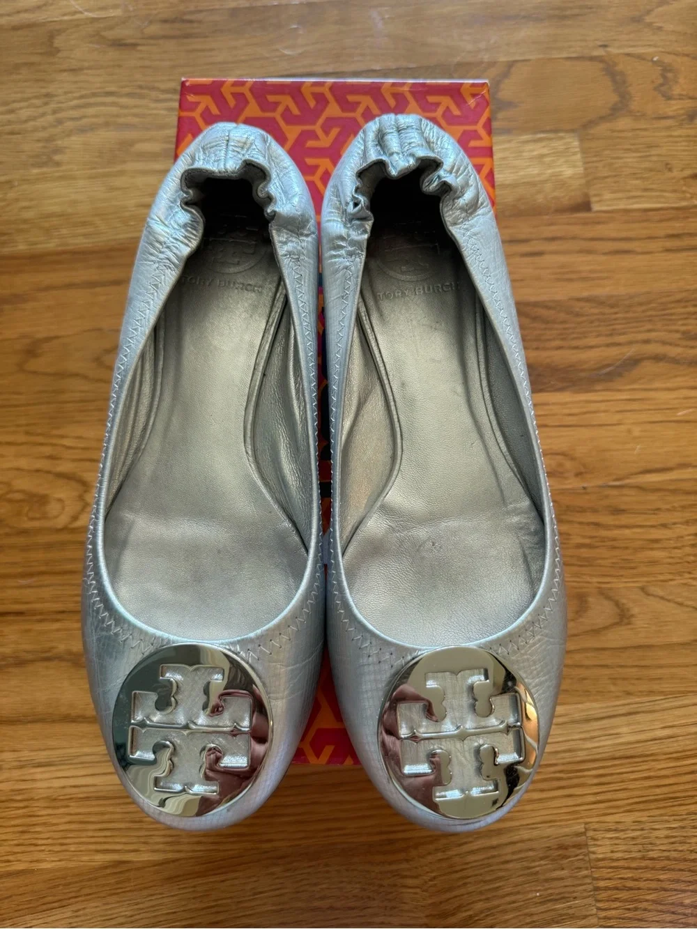 Tory Burch Metallic Silver Logo Round-Toe Ballet Flats